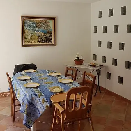 Corbieres Maison Familiale 6 Pers. Avec Cour De 120m² Clim Et Parking