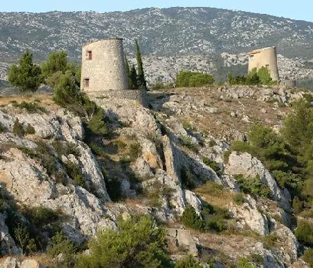 Corbieres Maison Familiale 6 Pers. Avec Cour De 120m² Clim Et Parking * Roquefort-des-Corbières